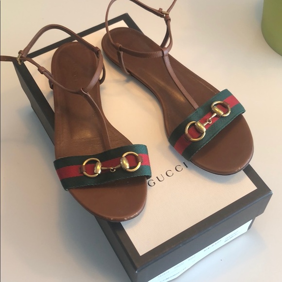 Gucci Shoes - Gucci T-strap flat sandal, size 39